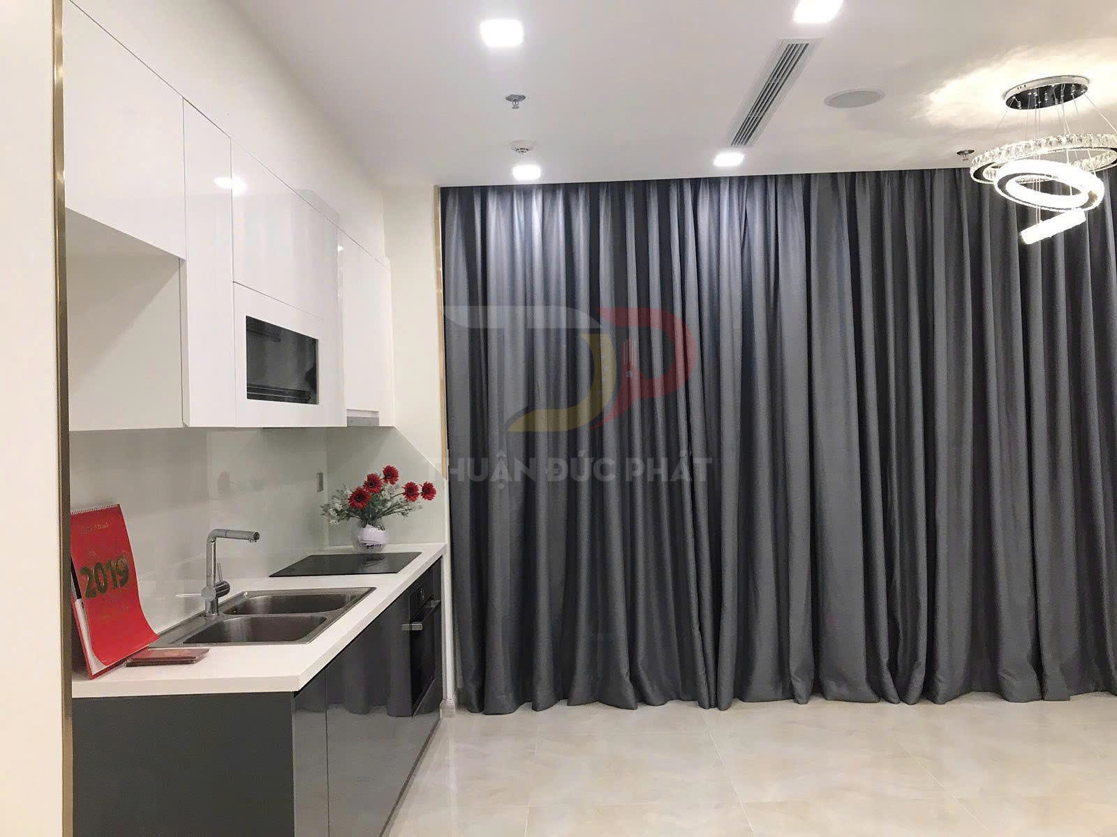 Cho Thuê Căn Hộ Vinhomes Golden River Tòa Aqua 1 Hai Phòng Ngủ Tầm Nhìn Trực Diện Landmark 81