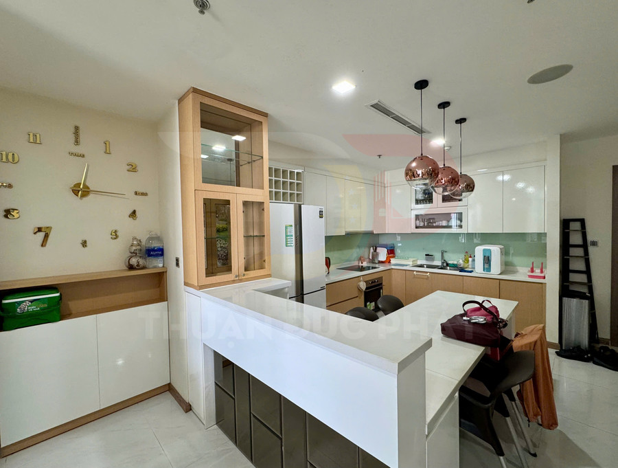Cho thuê căn hộ 2 phòng ngủ Vinhomes Central Park Park 6 diện tích 85 mét vuông giá 27 triệu net