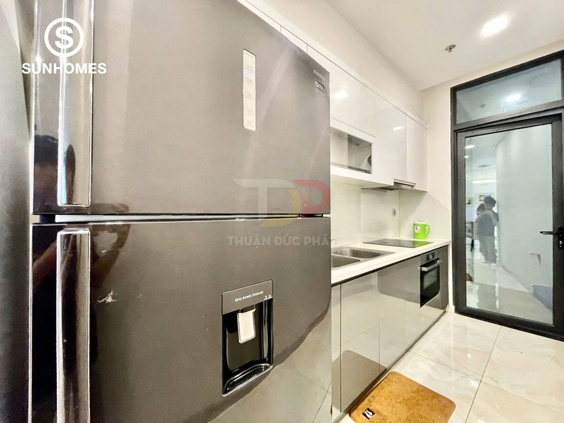 Cho thuê căn hộ Vinhomes Golden River Aqua 4 view sông Sài Gòn và Landmark 81 giá 28 triệu vào ở liền