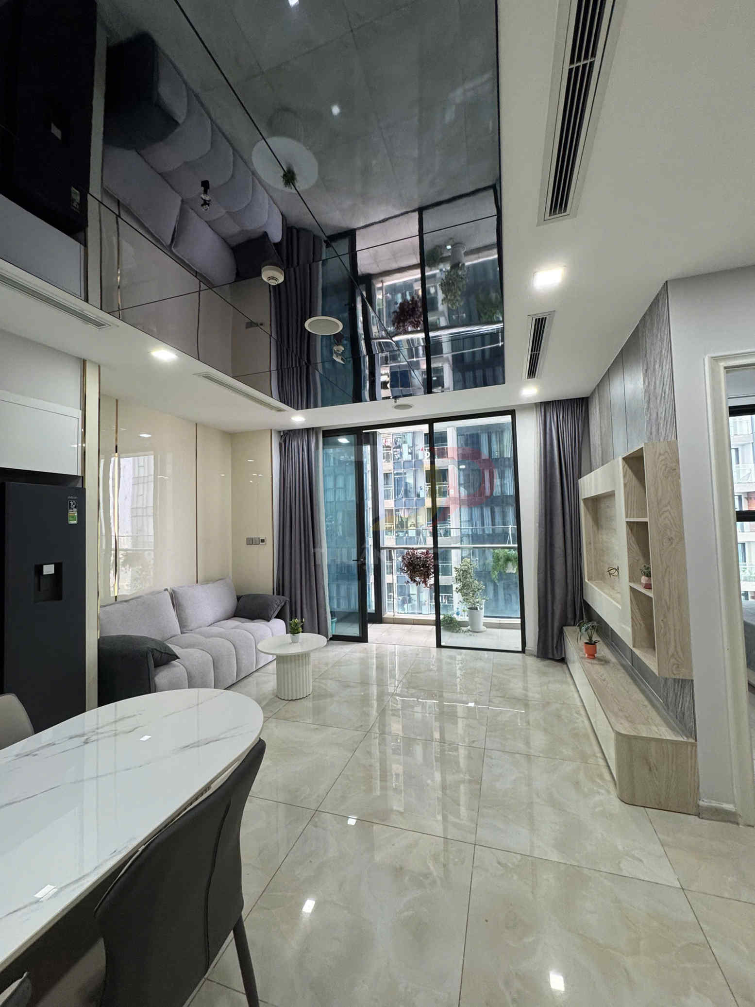 Bán căn hộ Vinhomes Golden River Lux 6 view Bitexco 2 phòng ngủ full nội thất diện tích 77m2 giá 13 tỷ tất cả chi phí