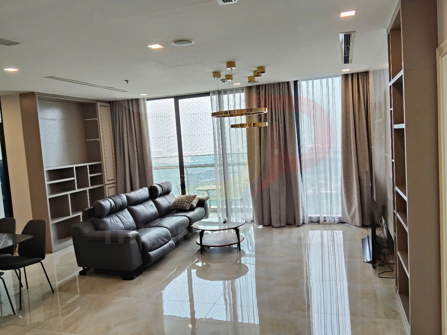 Cho thuê căn hộ Lux 6 Vinhomes Golden River 3 phòng ngủ, nội thất cao cấp, giá 2.300 đô la Mỹ