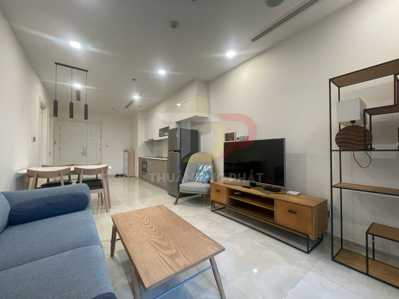 Cho thuê căn hộ 1 phòng ngủ Vinhomes Golden River Aqua 4 full nội thất view sông Bitexco giá 30 triệu bao thuế