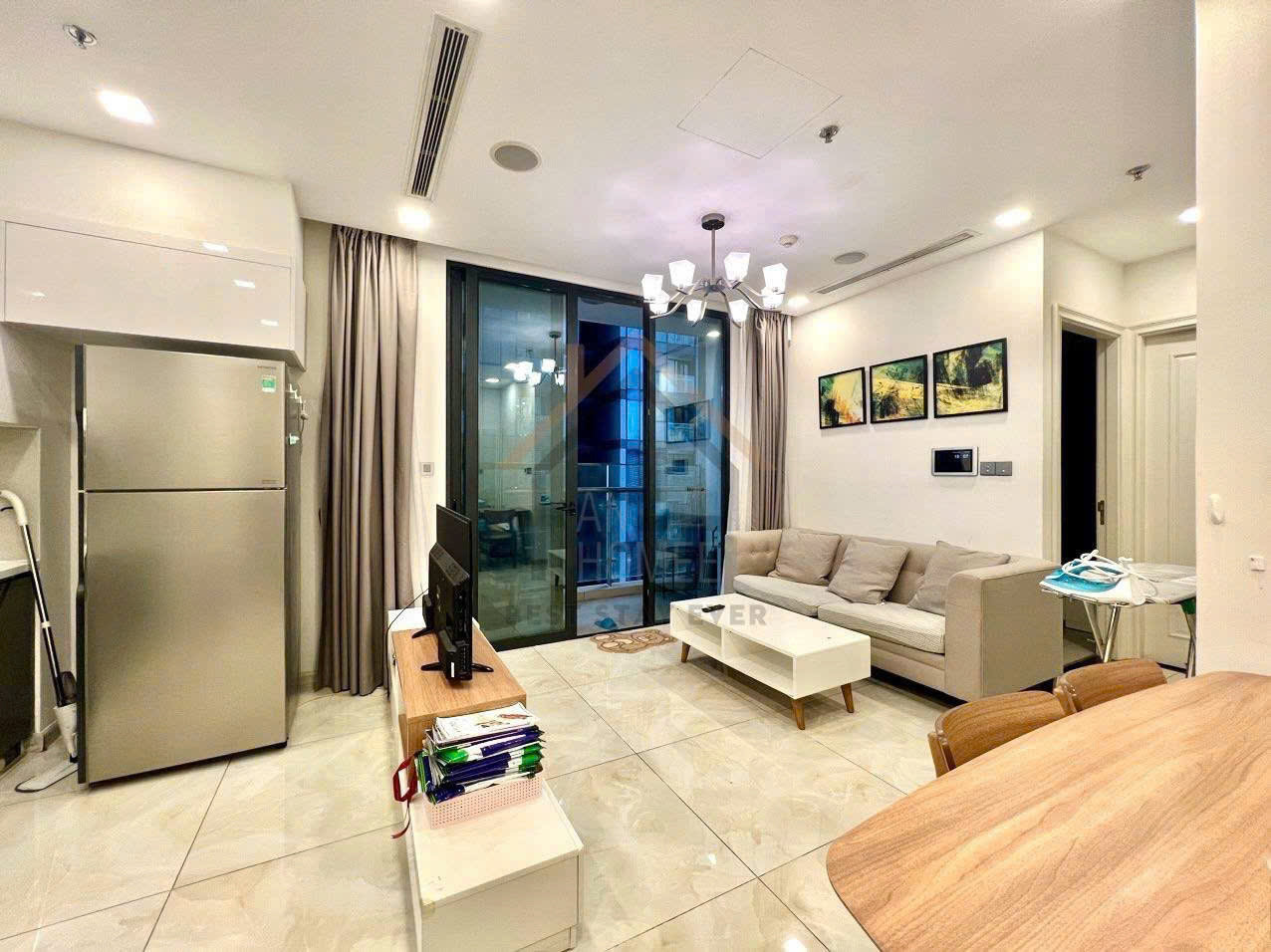 Bán căn hộ Vinhomes Golden River Aqua 2 full nội thất 2 phòng ngủ view Thảo Cầm Viên giá bán 13.5 tỷ có sổ