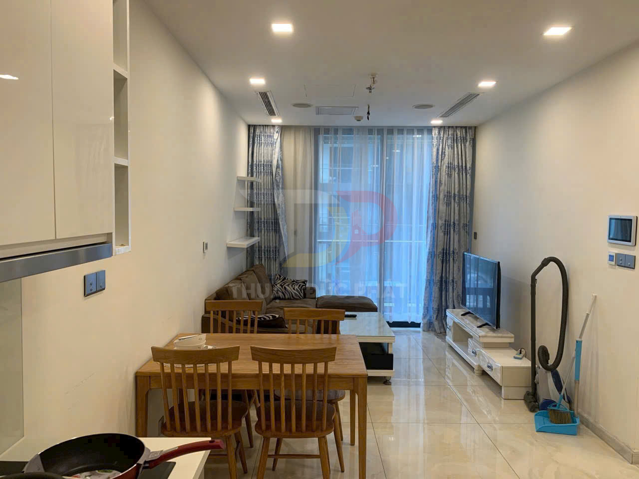 Cho Thuê Căn Hộ Vinhomes Golden River Tòa Aqua 1 Một Phòng Ngủ Đầy Đủ Nội Thất Giá Tốt