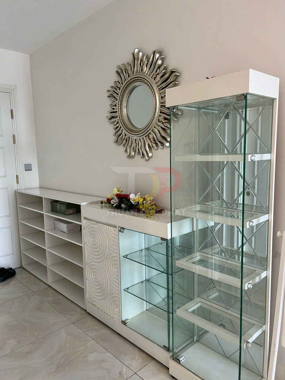 Cho Thuê Căn Hộ Vinhomes Golden River 2 Phòng Ngủ Đầy Đủ Nội Thất Tòa Aqua 3 Tầm Nhìn Landmark 81