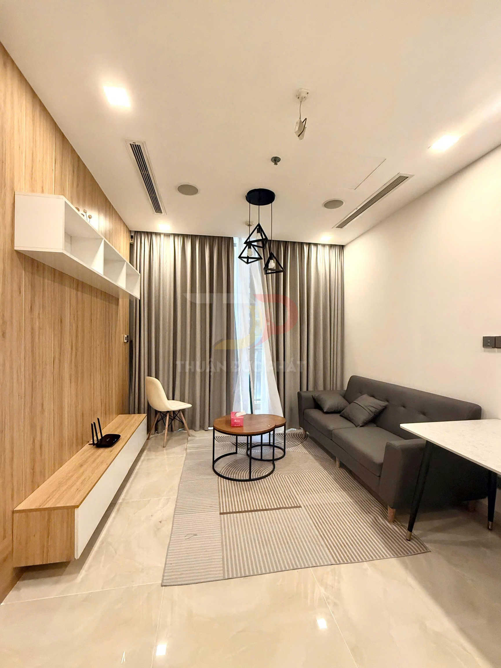 Bán Căn Hộ 1 Phòng Ngủ Vinhomes Golden River Tòa Aqua 1 View Sông Trực Diện Cùng Đầy Đủ Nội Thất Sang Trọng