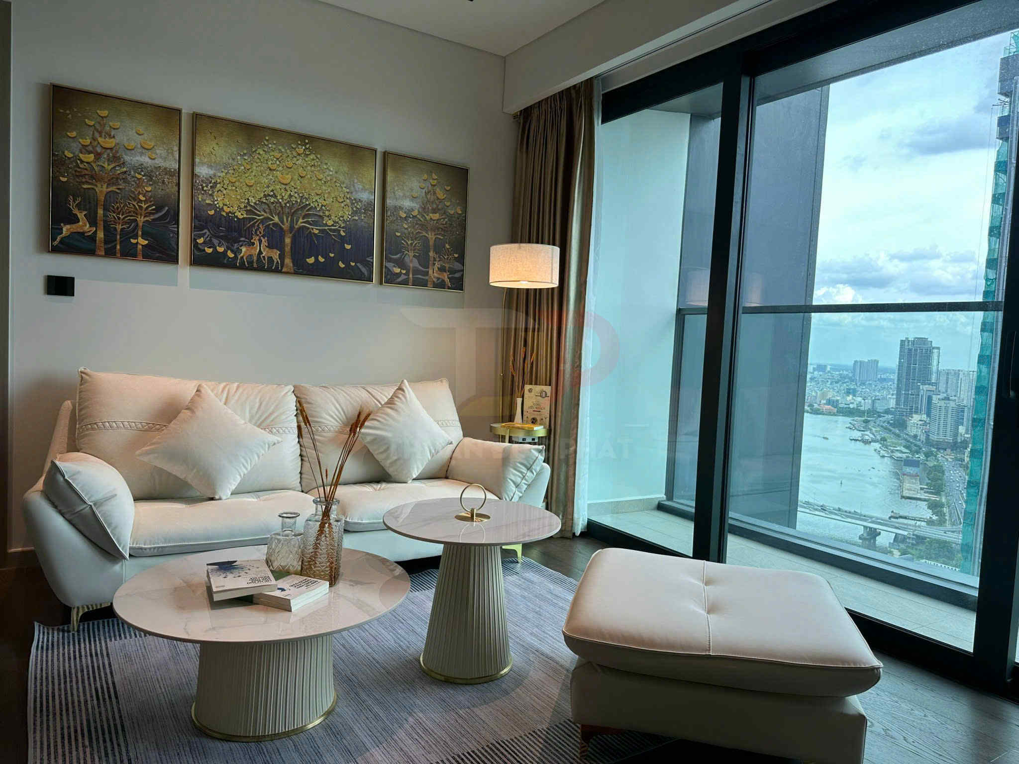 Cho thuê căn hộ Grand Marina Sài Gòn Lake 5 giá 50 triệu đồng mỗi tháng, bao phí quản lý