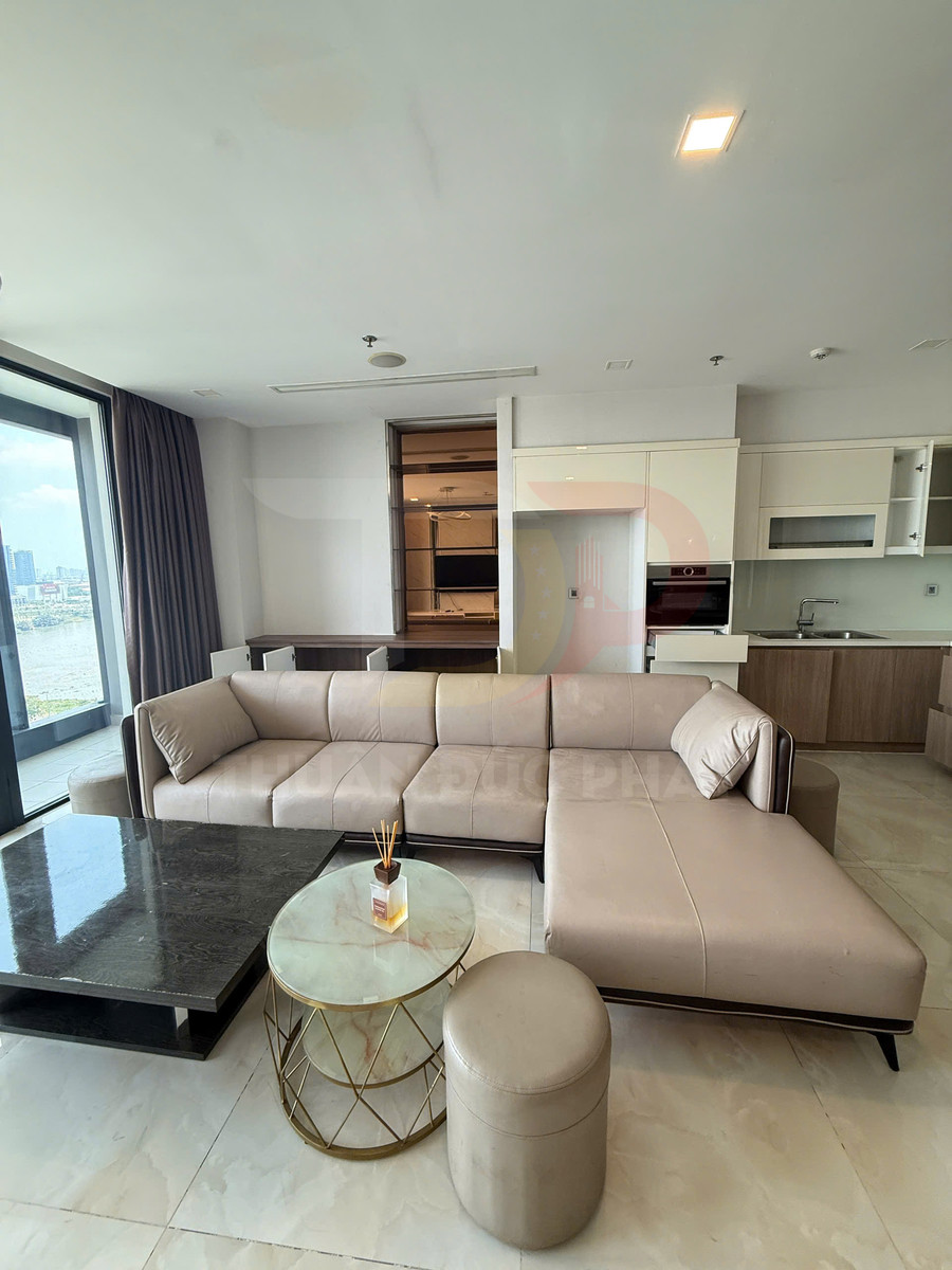 Thuê căn hộ Vinhomes Golden River Aqua 1 3 phòng ngủ view trực diện sông, thành phố và Bitexco, full nội thất đẹp giá 50 triệu Net