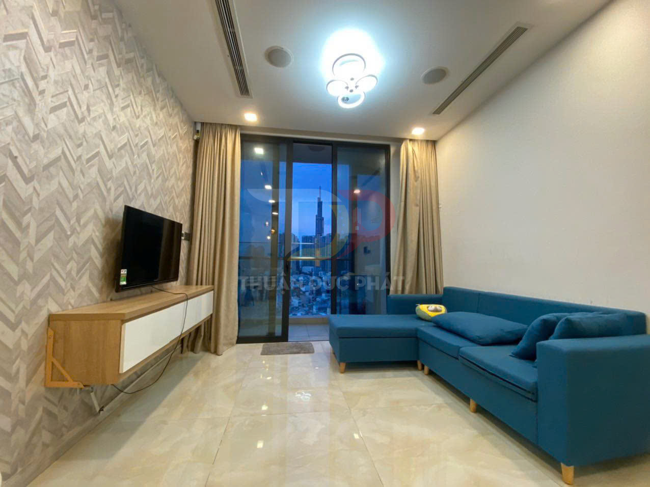 Cho Thuê Căn Hộ Vinhomes Golden River Aqua 4 Full Nội Thất View Sông Và Landmark 81 Giá Tốt Trung Tâm Quận 1
