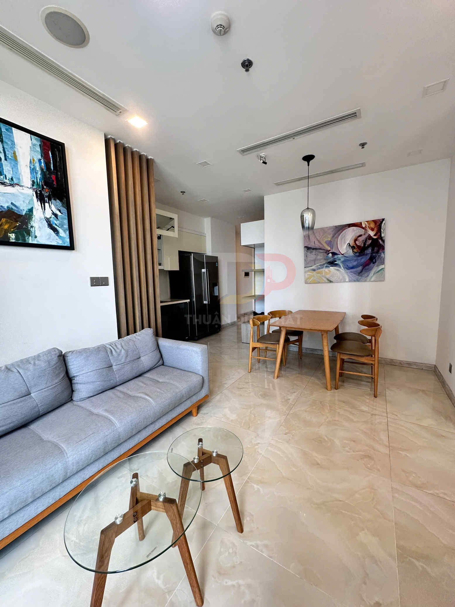 Cho thuê căn hộ Aqua 1 Vinhomes Golden River 2 phòng ngủ full nội thất view trực diện sông và Bitexco giá 33 triệu net