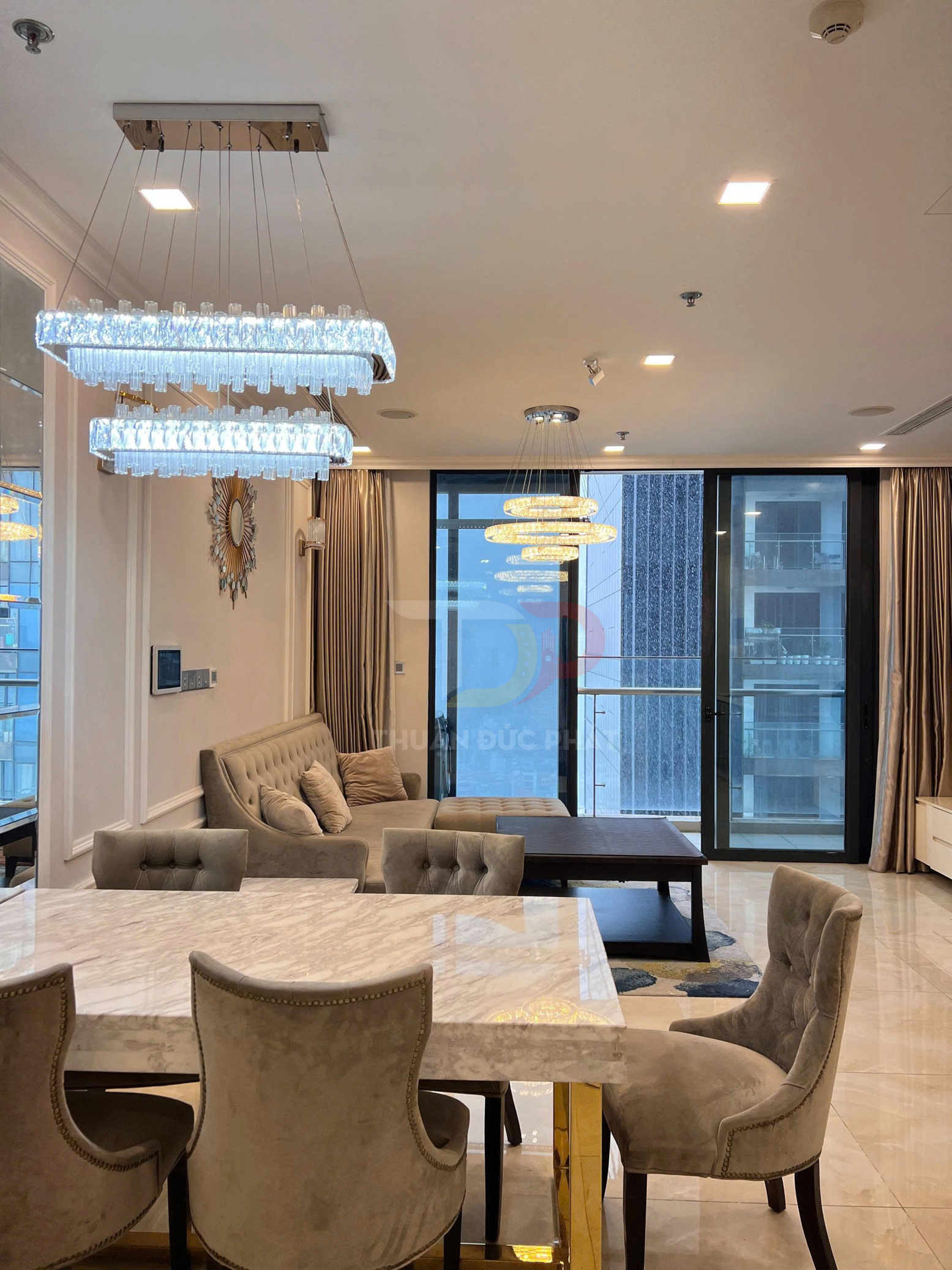 Bán Căn Hộ 2 Phòng Ngủ Vinhomes Golden River Tòa Aqua 3 Thiết Kế Tân Cổ Điển Hiện Đại Sổ Hồng Chính Chủ