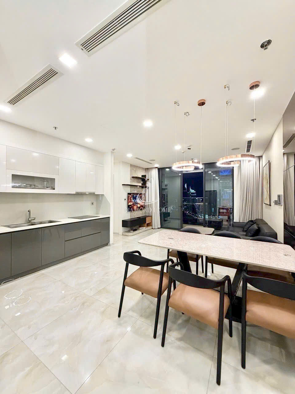 Cho thuê căn hộ Vinhomes Golden River Aqua 3 2 phòng ngủ 2 phòng tắm full nội thất view Bitexco diện tích 78,5 m2 giá 1700 USD net