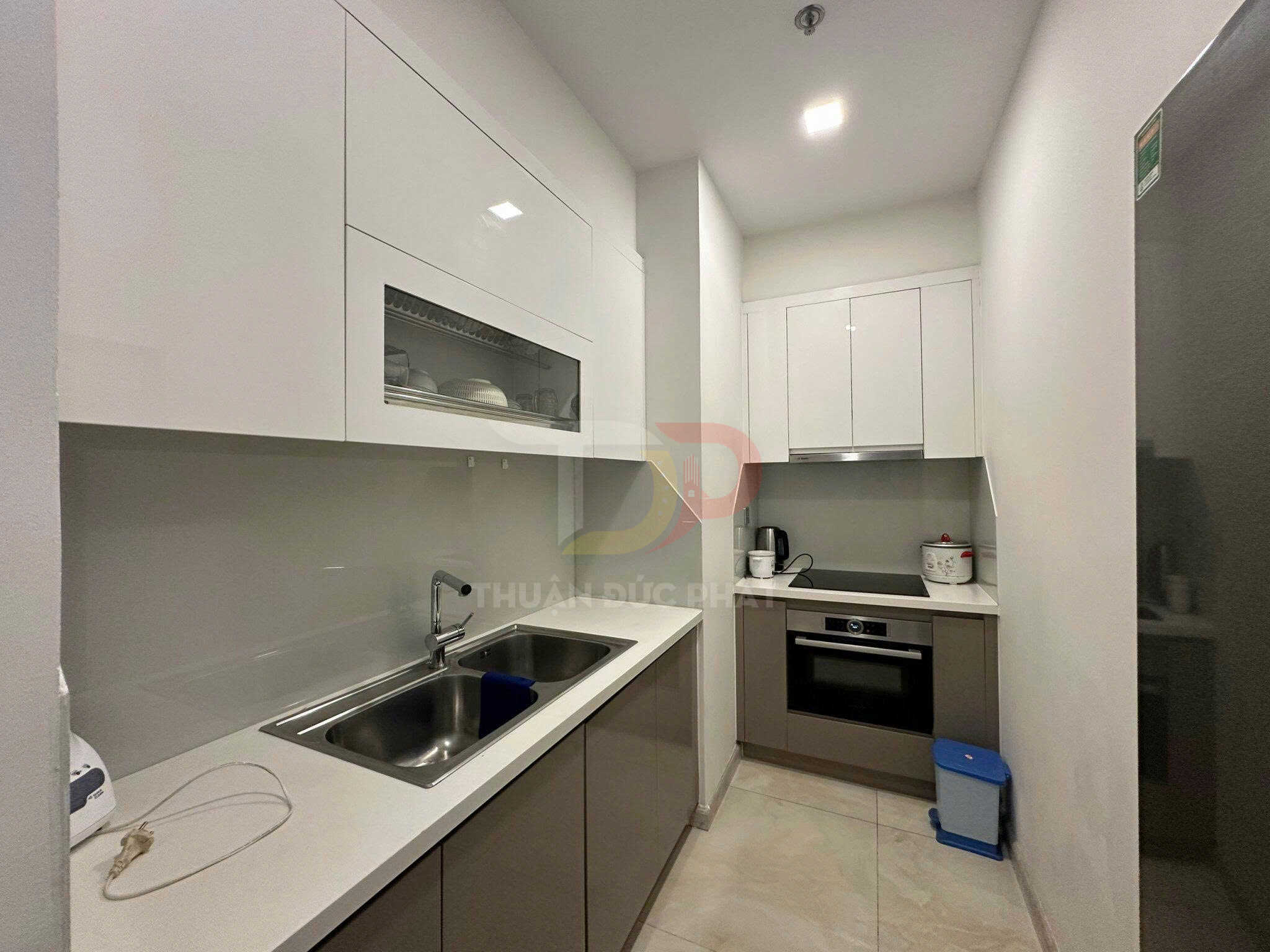 Cho thuê căn hộ Vinhomes Golden River Aqua 1 một phòng ngủ full nội thất view xéo sông và công viên giá 22 triệu NET