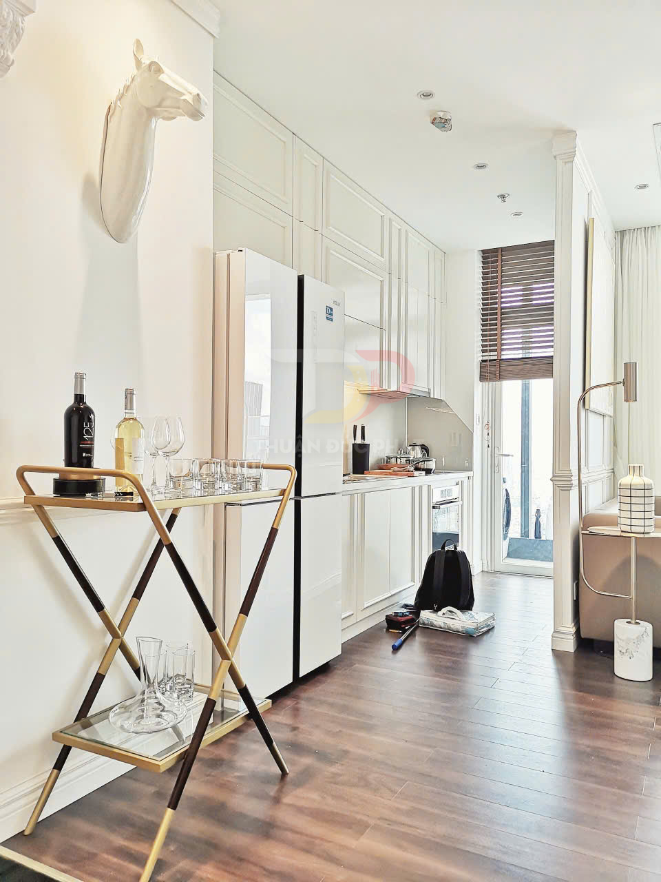 Cho thuê căn hộ Vinhomes Golden River Aqua 3 2 phòng ngủ 72 m2 full nội thất view thành phố Landmark 81 giá 42 triệu bao thuế, trống sẵn ngày 01/04/2026