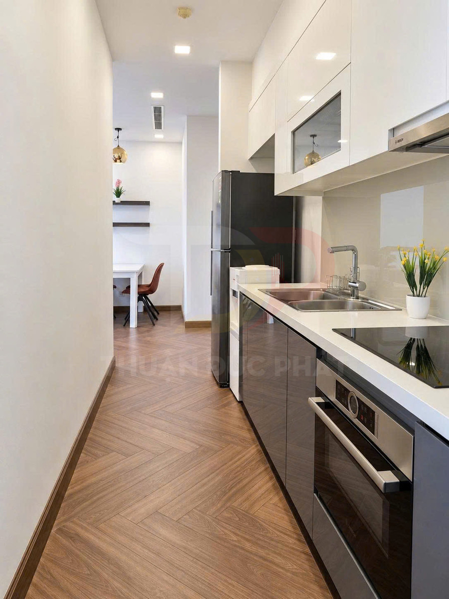 Cho thuê căn hộ Aqua 2 Vinhomes Golden River 68,9 mét vuông, 2 phòng ngủ, giá 31 triệu đồng