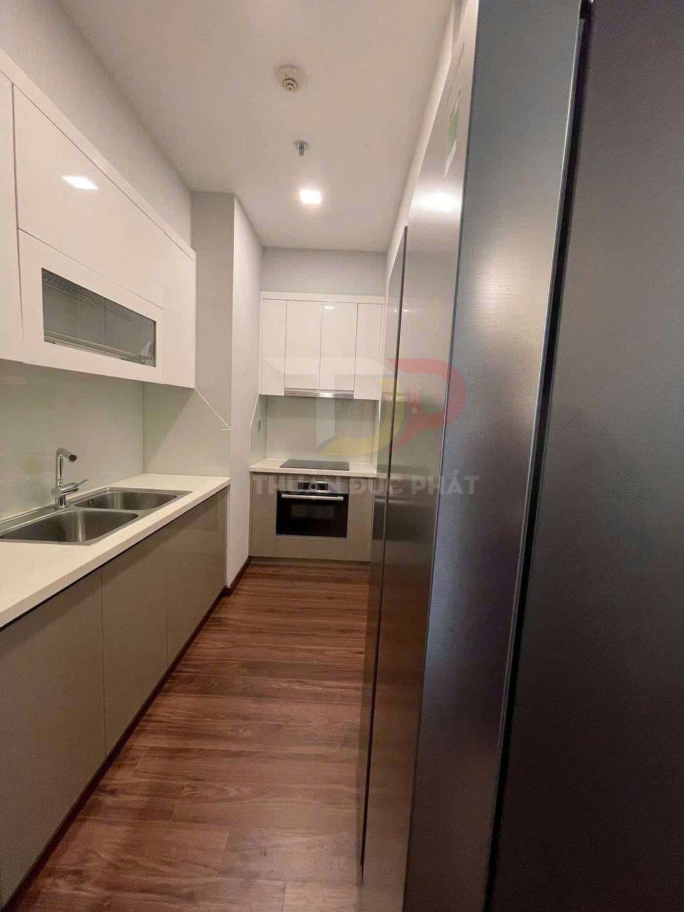 Cho Thuê Căn Hộ Vinhomes Golden River Aqua 1 Full Nội Thất 1 Phòng Ngủ 50m2 View Nội Khu Giá 27 Triệu Net