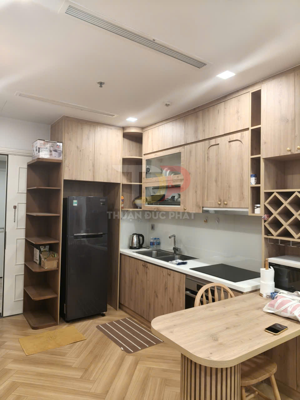 Cho thuê căn hộ Vinhomes Golden River Aqua 1 full nội thất 1 phòng ngủ view thành phố giá 26 triệu