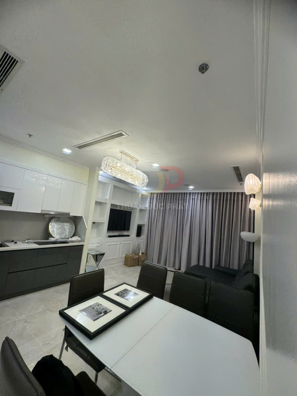 Cho Thuê Căn Hộ Aqua 2 Vinhomes Golden River Hai Phòng Ngủ Full Nội Thất Mới View Sông Và Bitexco Trực Diện