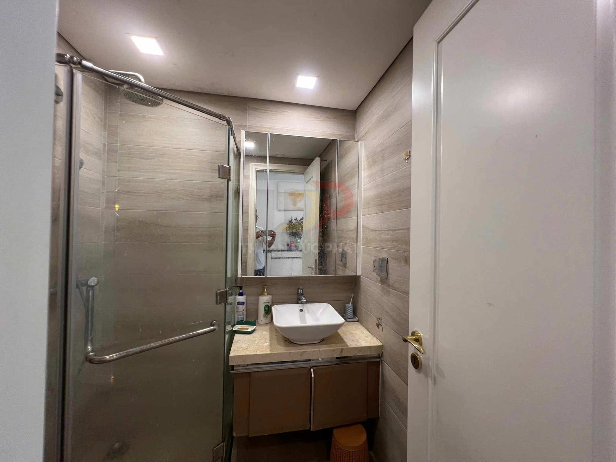 Cho Thuê Căn Hộ Vinhomes Golden River Aqua 4 2 Phòng Ngủ Full Nội Thất View Sông Bitexco Layout Dọc Giá 26 Triệu NET