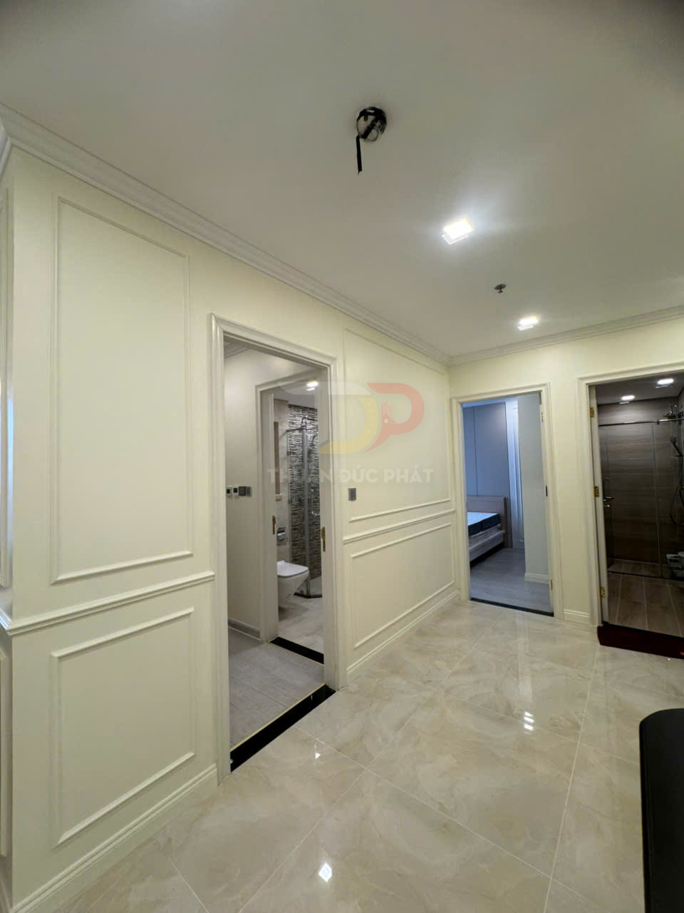 Cho Thuê Căn Hộ Aqua 2 Vinhomes Golden River Hai Phòng Ngủ Full Nội Thất Mới View Sông Và Bitexco Trực Diện