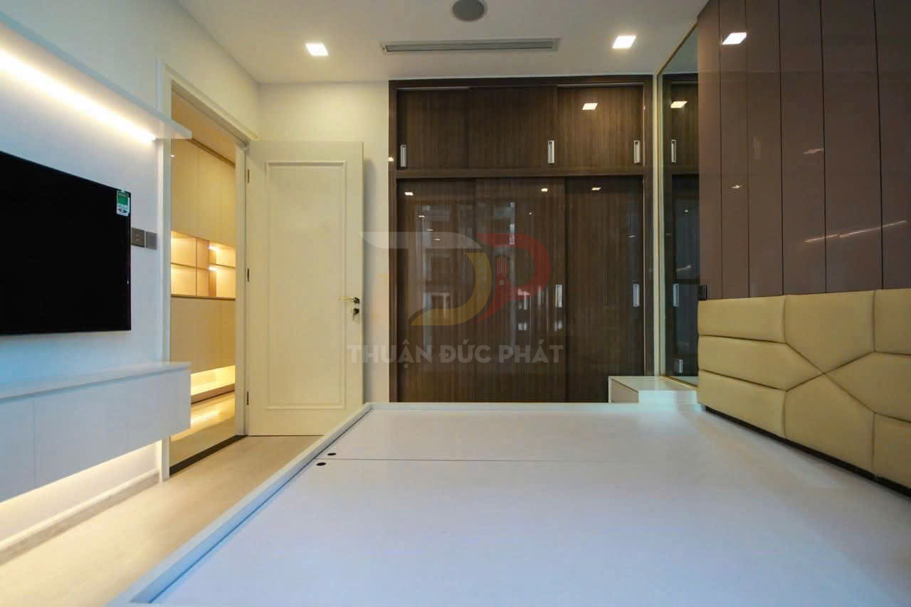 Cho thuê căn hộ Vinhomes Golden River Aqua 1 một phòng ngủ full nội thất view xéo sông và Tòa Central Park