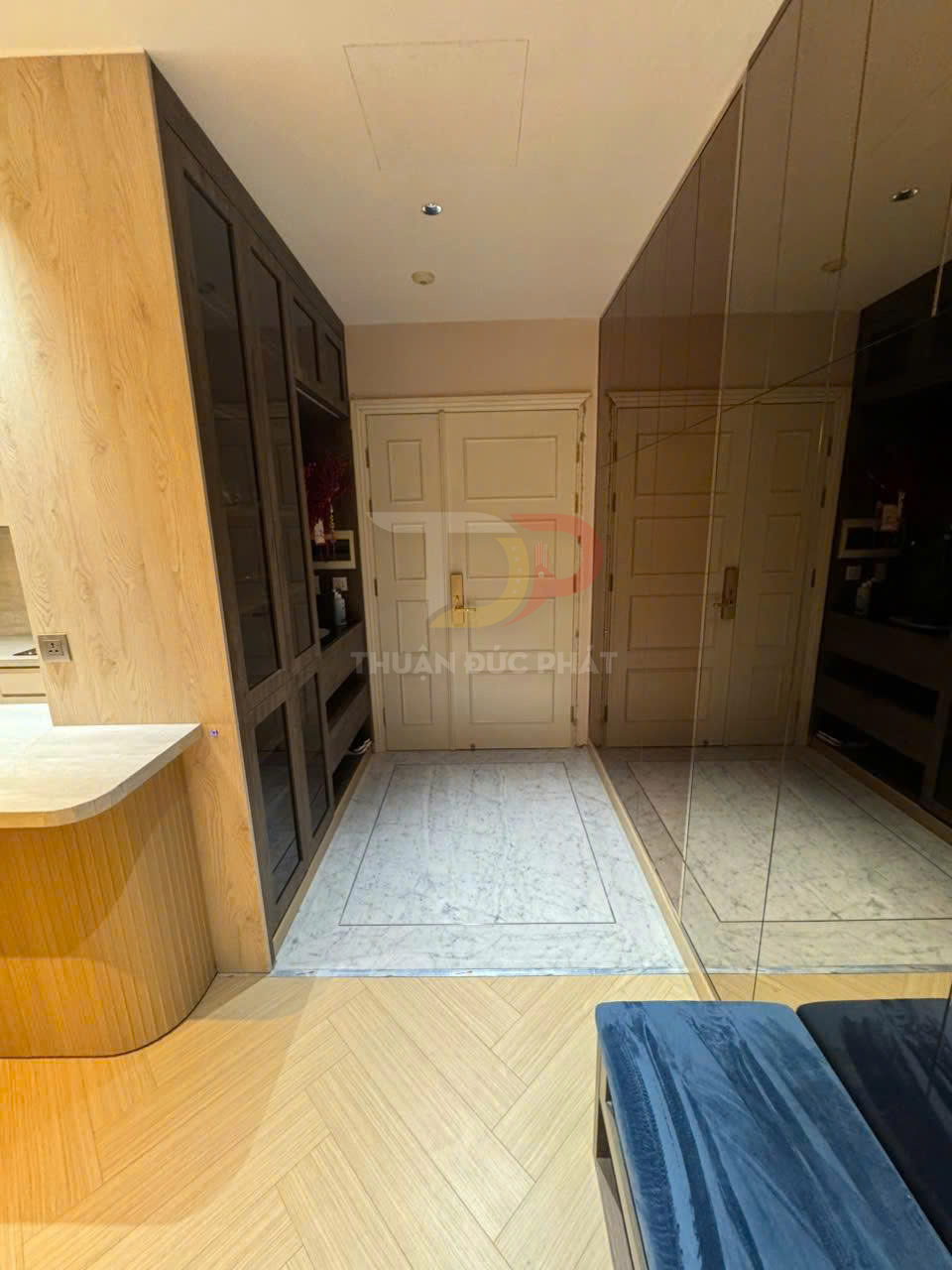 Bán căn hộ Vinhomes Golden River Aqua 2 full nội thất 3 phòng ngủ view sông và Bitexco giá 31 tỷ chi tiết mới nhất