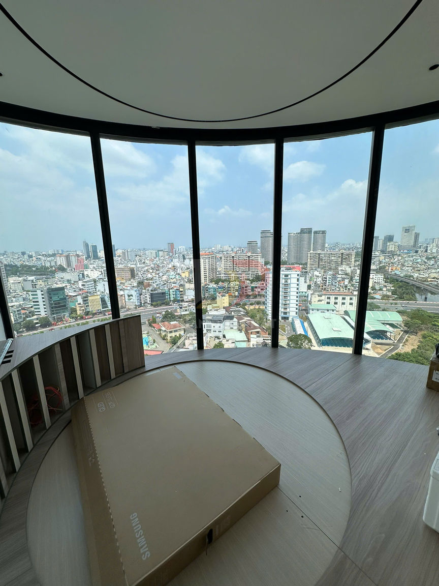 Cho thuê căn hộ Vinhomes Golden River tòa Aqua 3 căn hộ 2 phòng ngủ vòng cung đã sửa hoàn thiện giá 1800 đô la Mỹ mỗi tháng