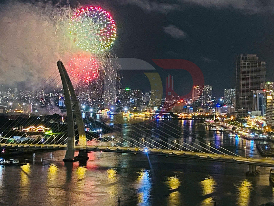 Cho thuê căn hộ Vinhomes Golden River Lux 6 3 phòng ngủ view sông và Bitexco full nội thất cao cấp tại Quận 1