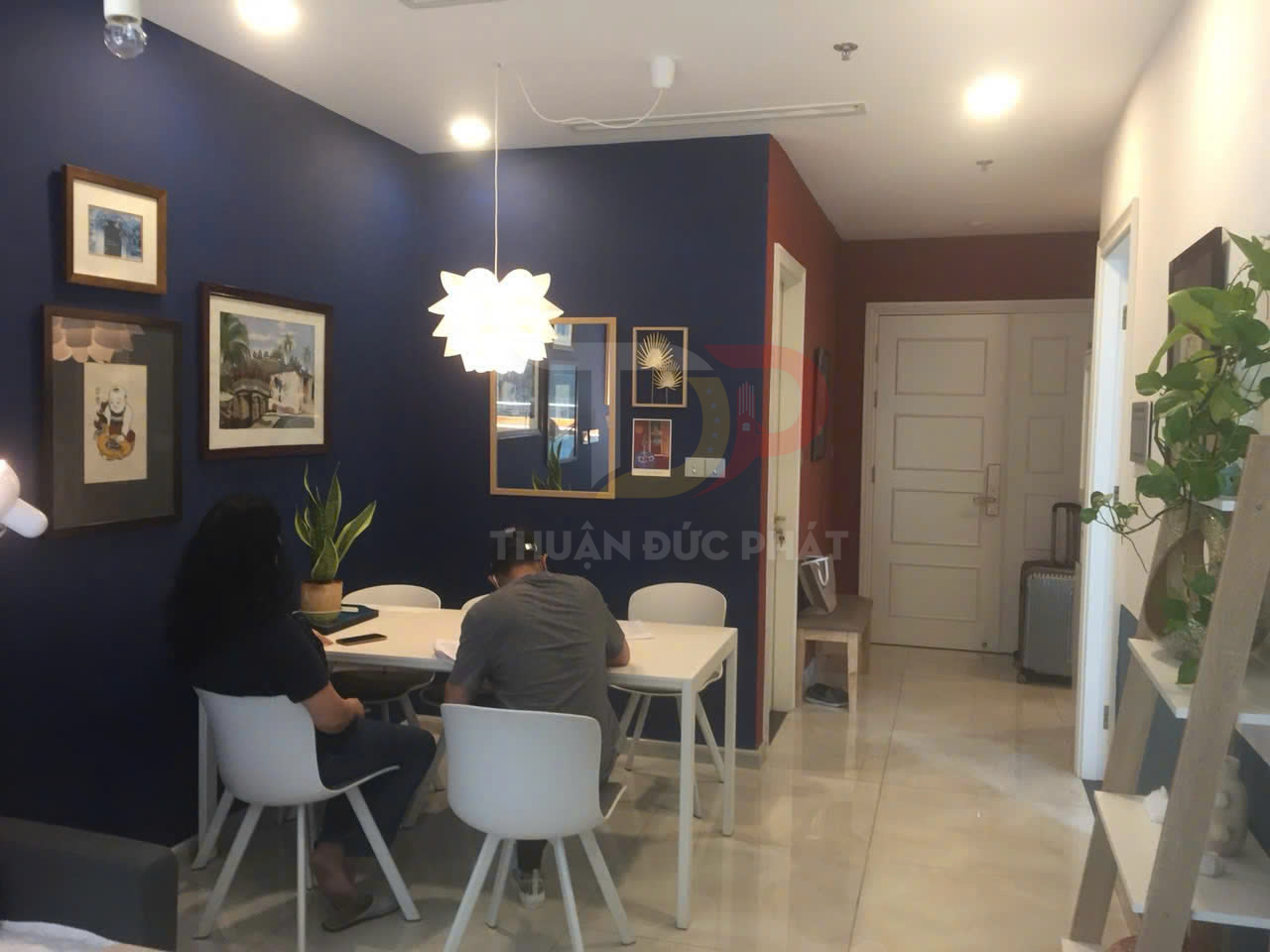 Bán căn hộ Vinhomes Golden River Aqua 1 full nội thất view xéo sông nội khu giá tốt đang có hợp đồng thuê 30 triệu mỗi tháng