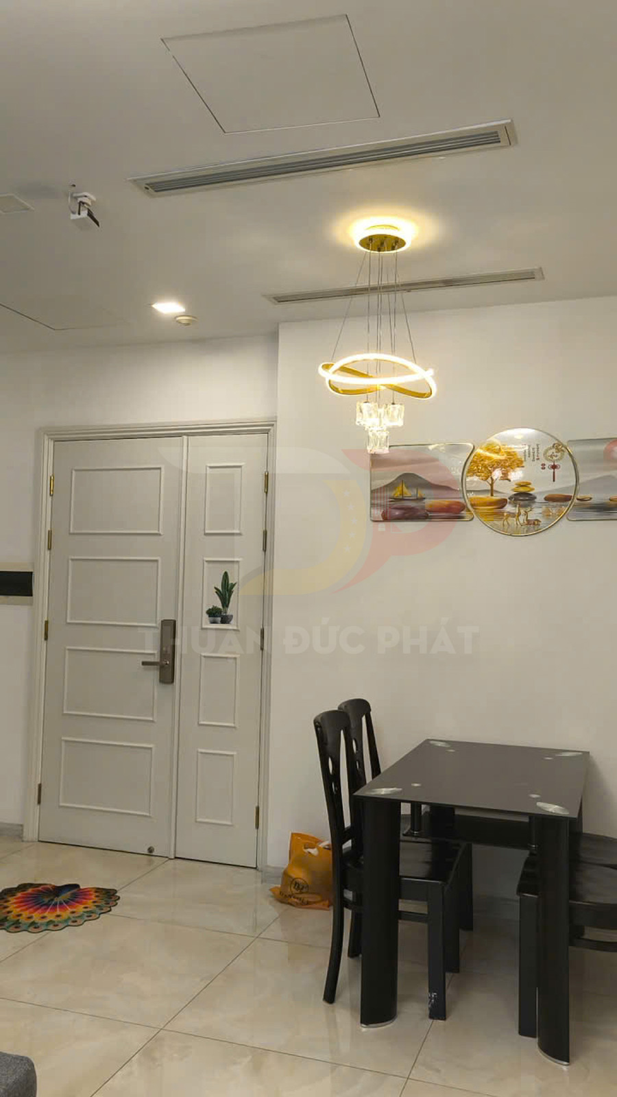 Cho thuê căn hộ Aqua 2 Vinhomes Golden River 68,6 m², 2 phòng ngủ, giá 28 triệu đồng mỗi tháng