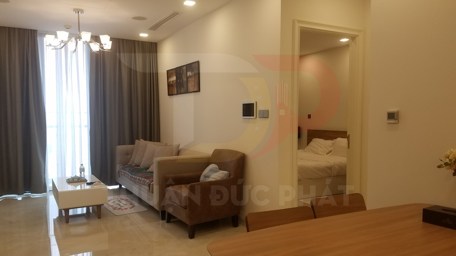 Cho thuê căn hộ Vinhomes Golden River Aqua 1 một phòng ngủ 50 mét vuông, nội thất cao cấp