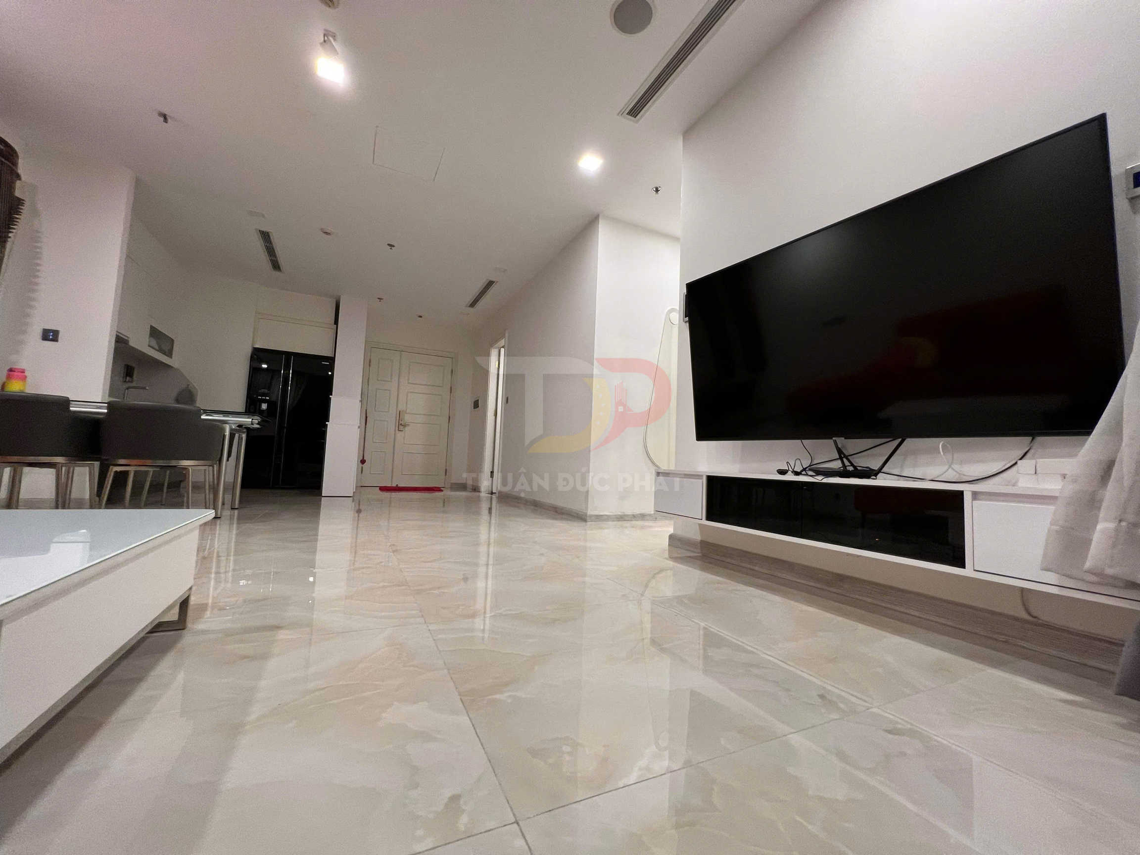 Bán Căn Hộ Vinhomes Golden River Tòa Aqua 1 Sở Hữu 2 Phòng Ngủ Với Tầm Nhìn Trực Diện Biểu Tượng Landmark 81