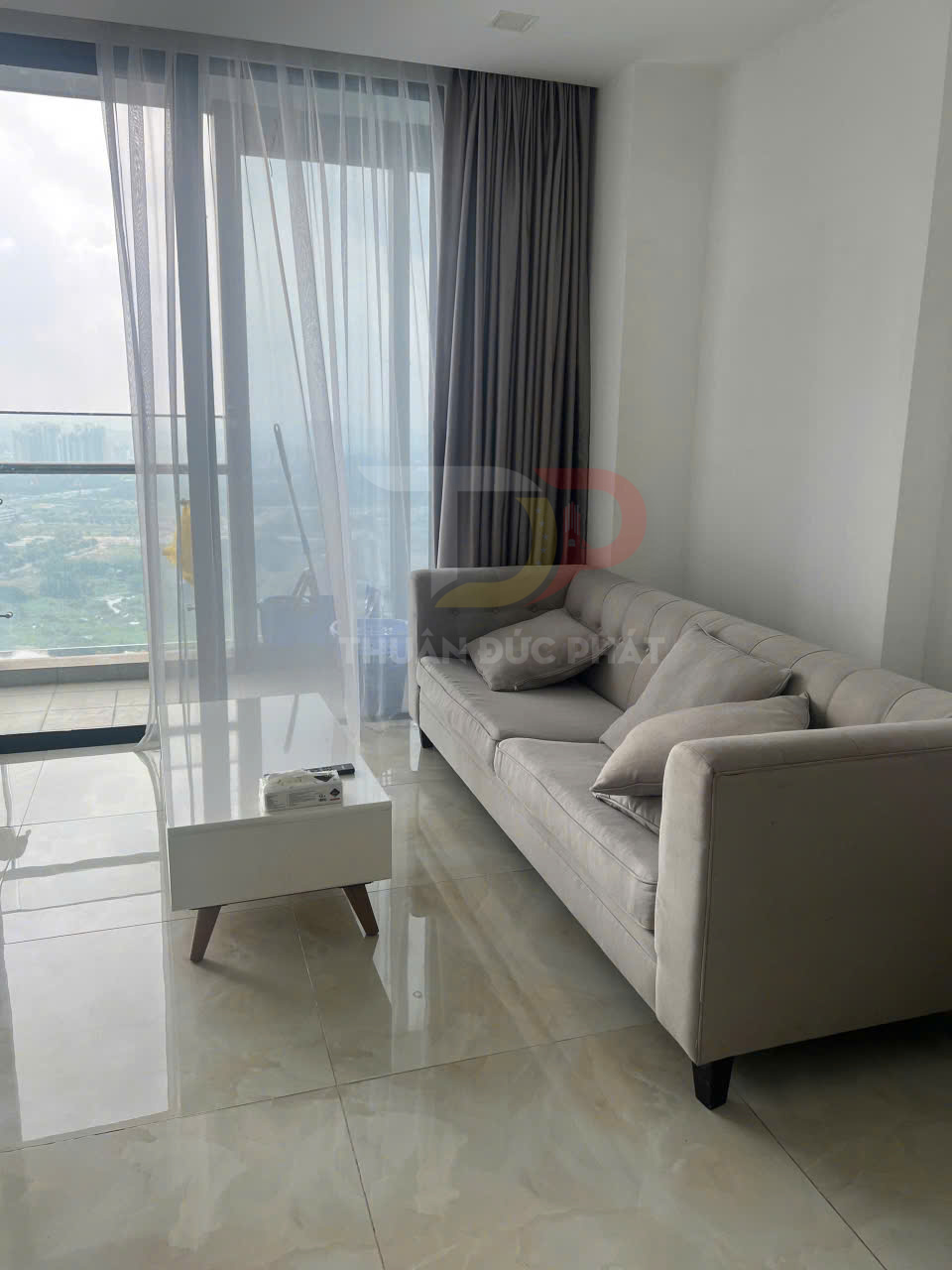 Bán căn hộ Vinhomes Golden River Aqua 2 view sông và Bitexco 3 phòng ngủ diện tích 118.5m2 giá 32 tỷ đầy đủ pháp lý