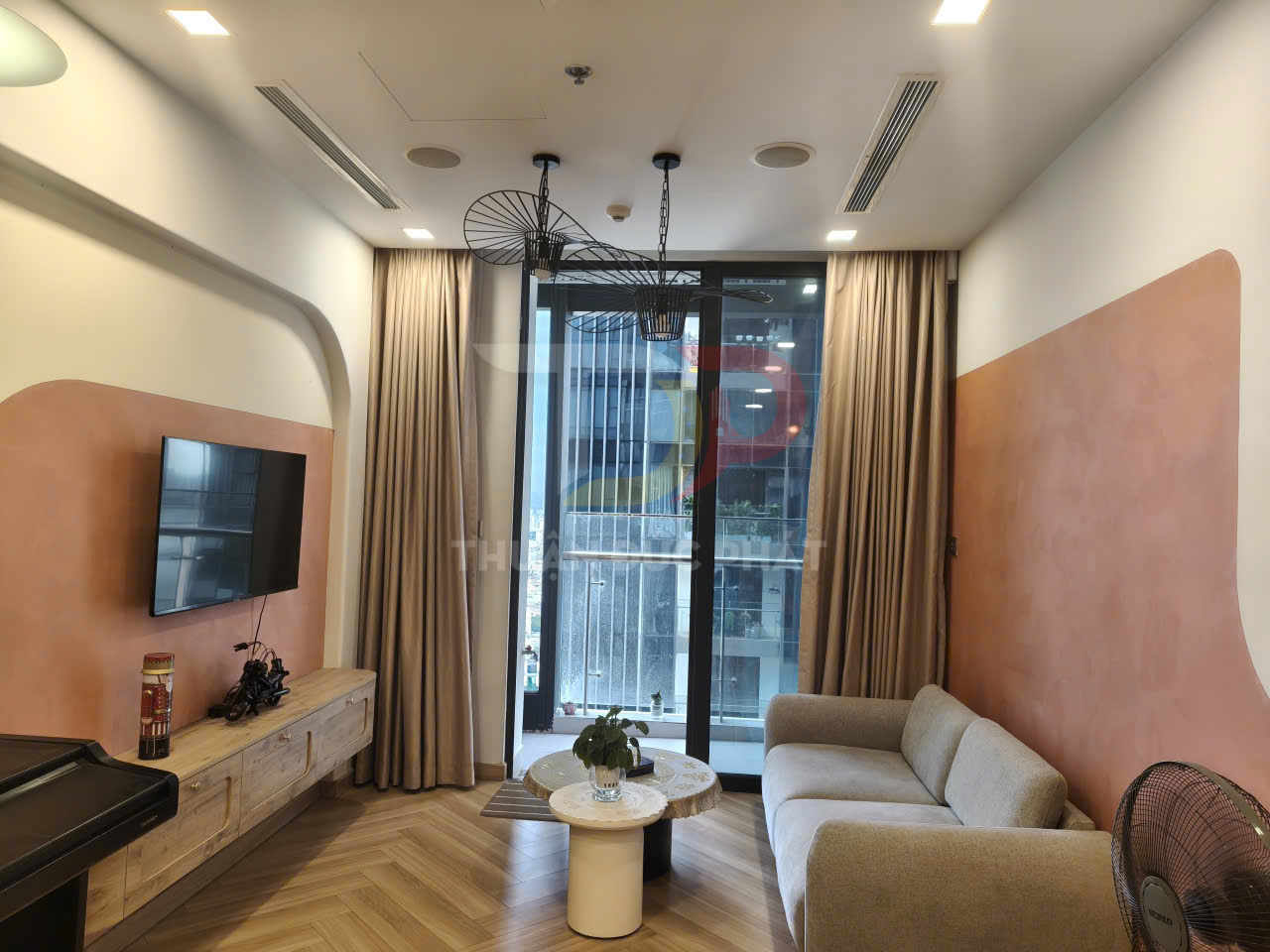 Cho thuê căn hộ Vinhomes Golden River Aqua 1 full nội thất 1 phòng ngủ view thành phố giá 26 triệu