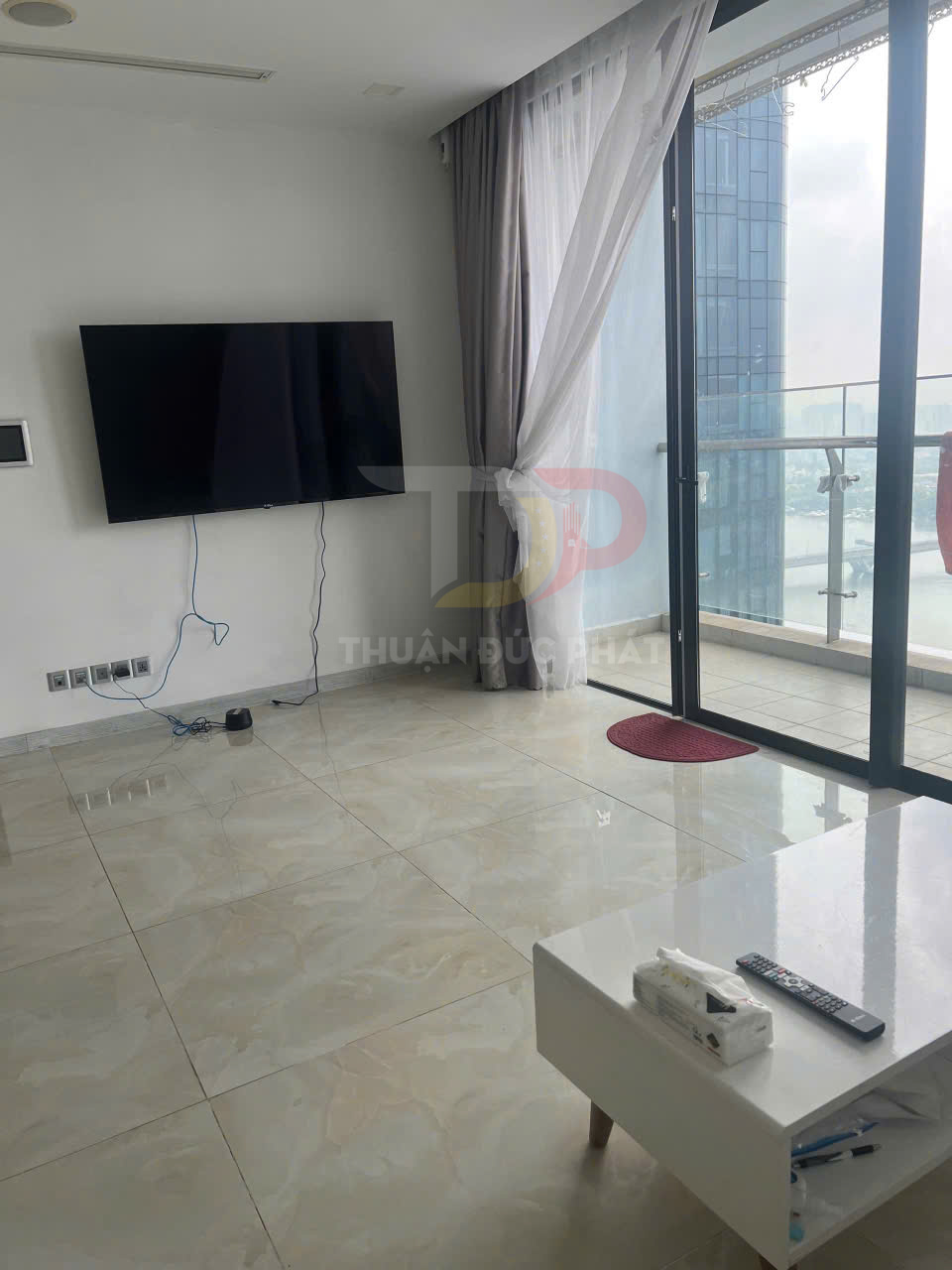 Bán căn hộ Vinhomes Golden River Aqua 2 view sông và Bitexco 3 phòng ngủ diện tích 118.5m2 giá 32 tỷ đầy đủ pháp lý