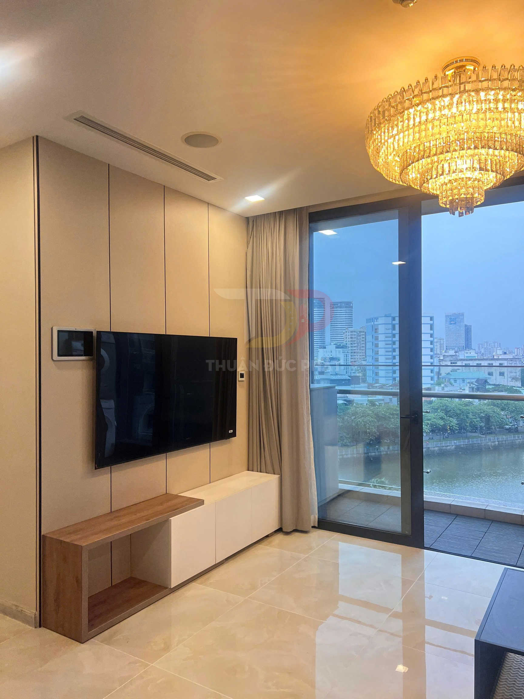 Bán Căn Hộ Aqua 1 Vinhomes Golden River 2 Phòng Ngủ 83,2 Mét Vuông Full Nội Thất View Nội Khu Xéo Sông Landmark 81 Giá 19 Tỷ