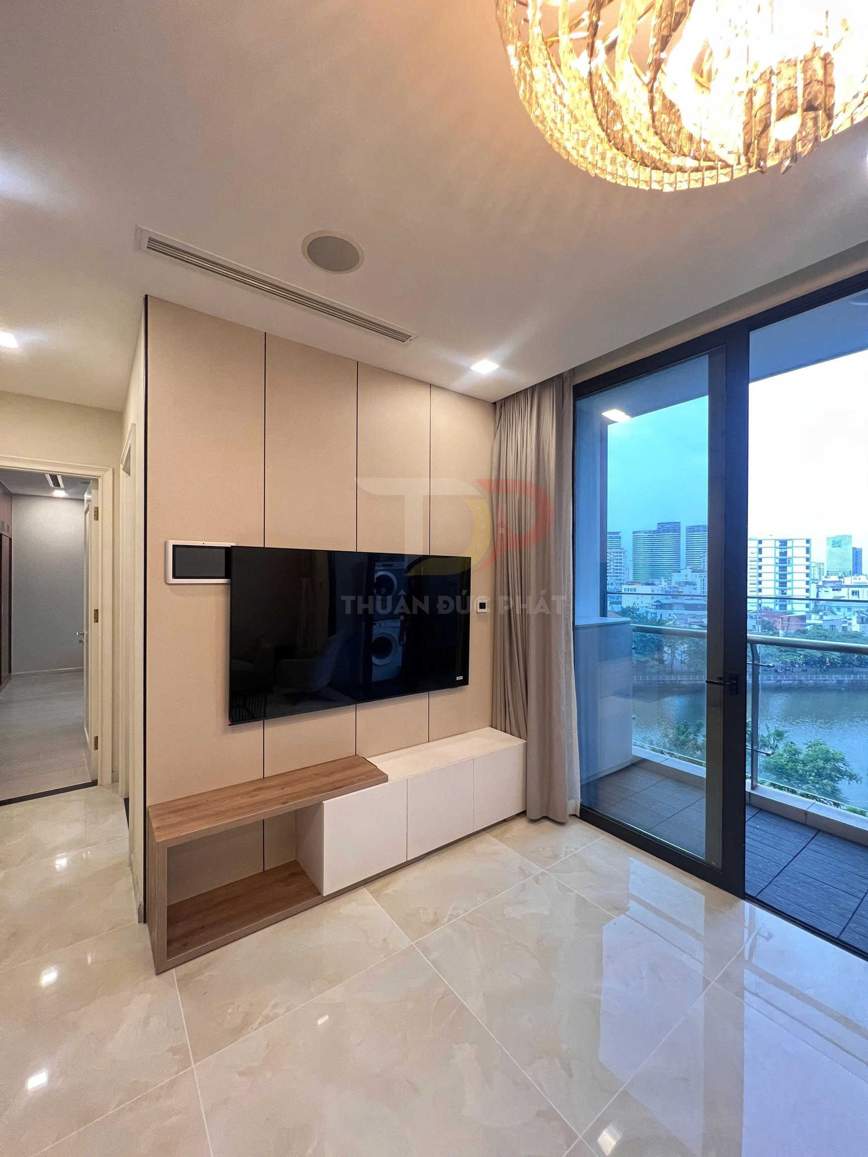 Bán Căn Hộ Aqua 1 Vinhomes Golden River 2 Phòng Ngủ 83,2 Mét Vuông Full Nội Thất View Nội Khu Xéo Sông Landmark 81 Giá 19 Tỷ
