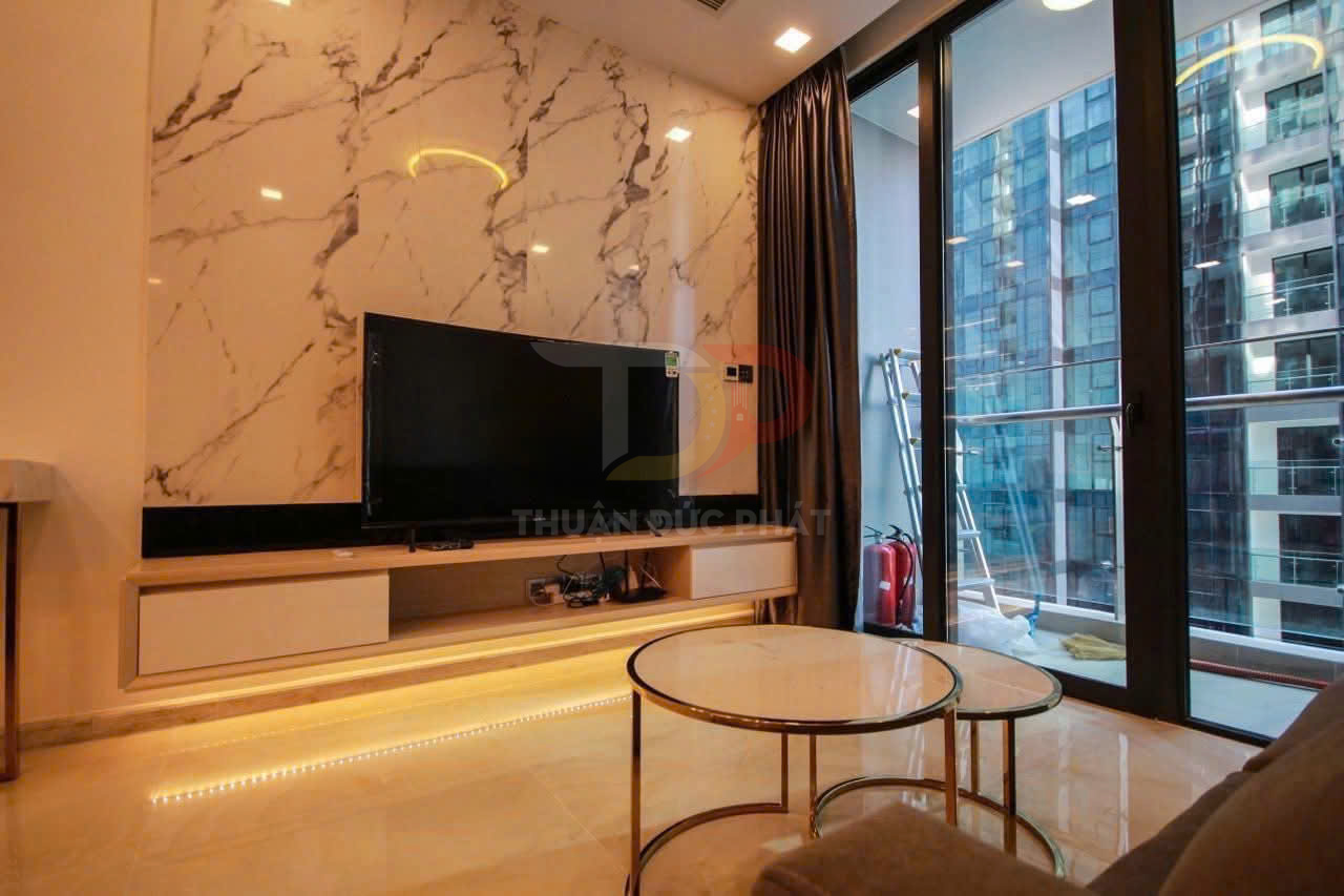 Cho thuê căn hộ Vinhomes Golden River Aqua 1 một phòng ngủ full nội thất view xéo sông và Tòa Central Park
