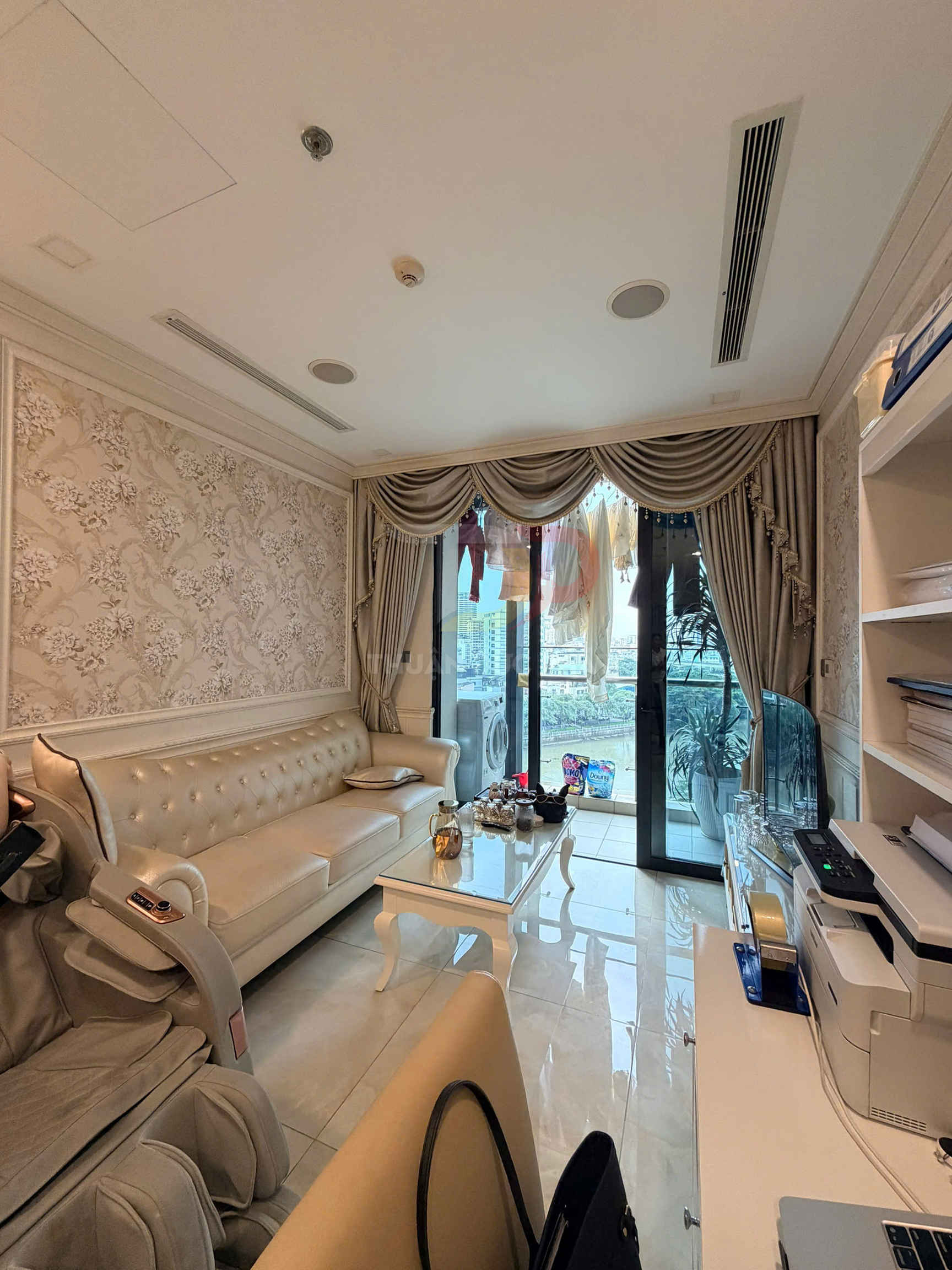 Bán Căn Hộ Vinhomes Golden River Tòa Aqua 1 Diện Tích 48,7 m2 View Sông Sài Gòn Tuyệt Đẹp