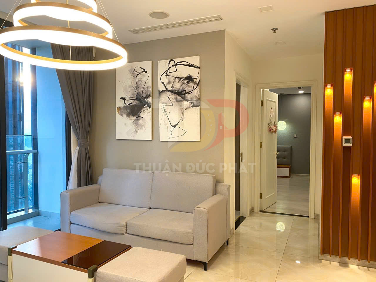 Cho thuê căn hộ Vinhomes Golden River Aqua 1 full nội thất 2 phòng ngủ view nội khu yên tĩnh giá 1300 USD