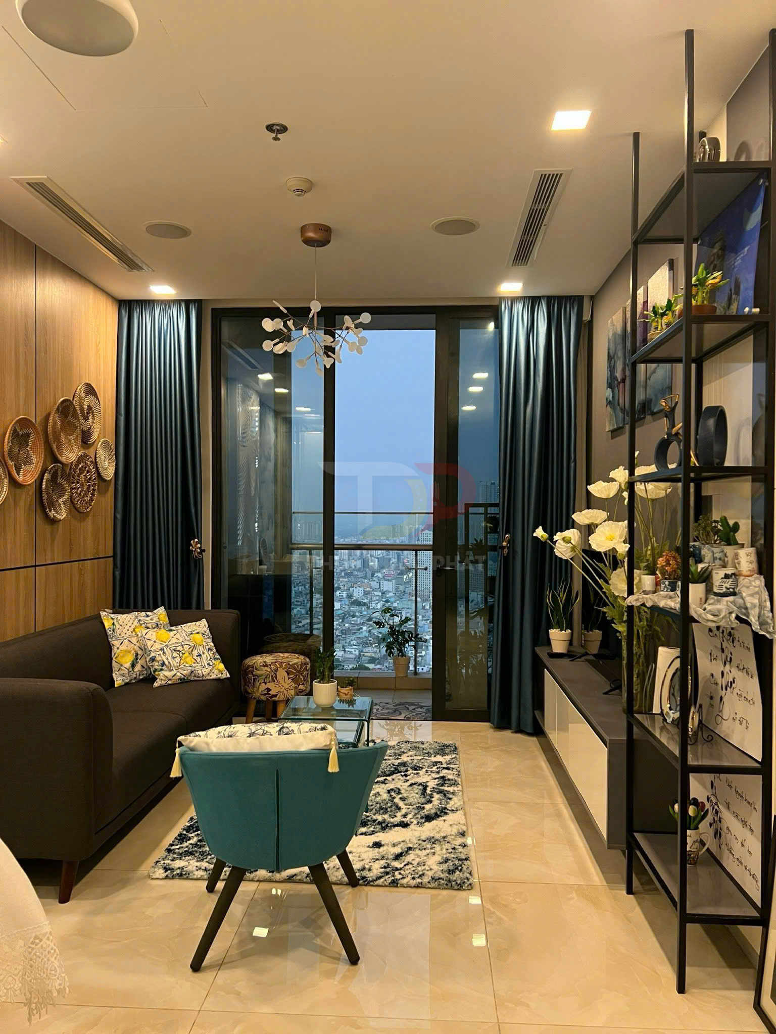 Bán Căn Hộ Vinhomes Golden River Aqua 1 1 Phòng Ngủ 48,7 Mét Vuông View Sông Thành Phố Full Nội Thất Giá 10,2 Tỷ