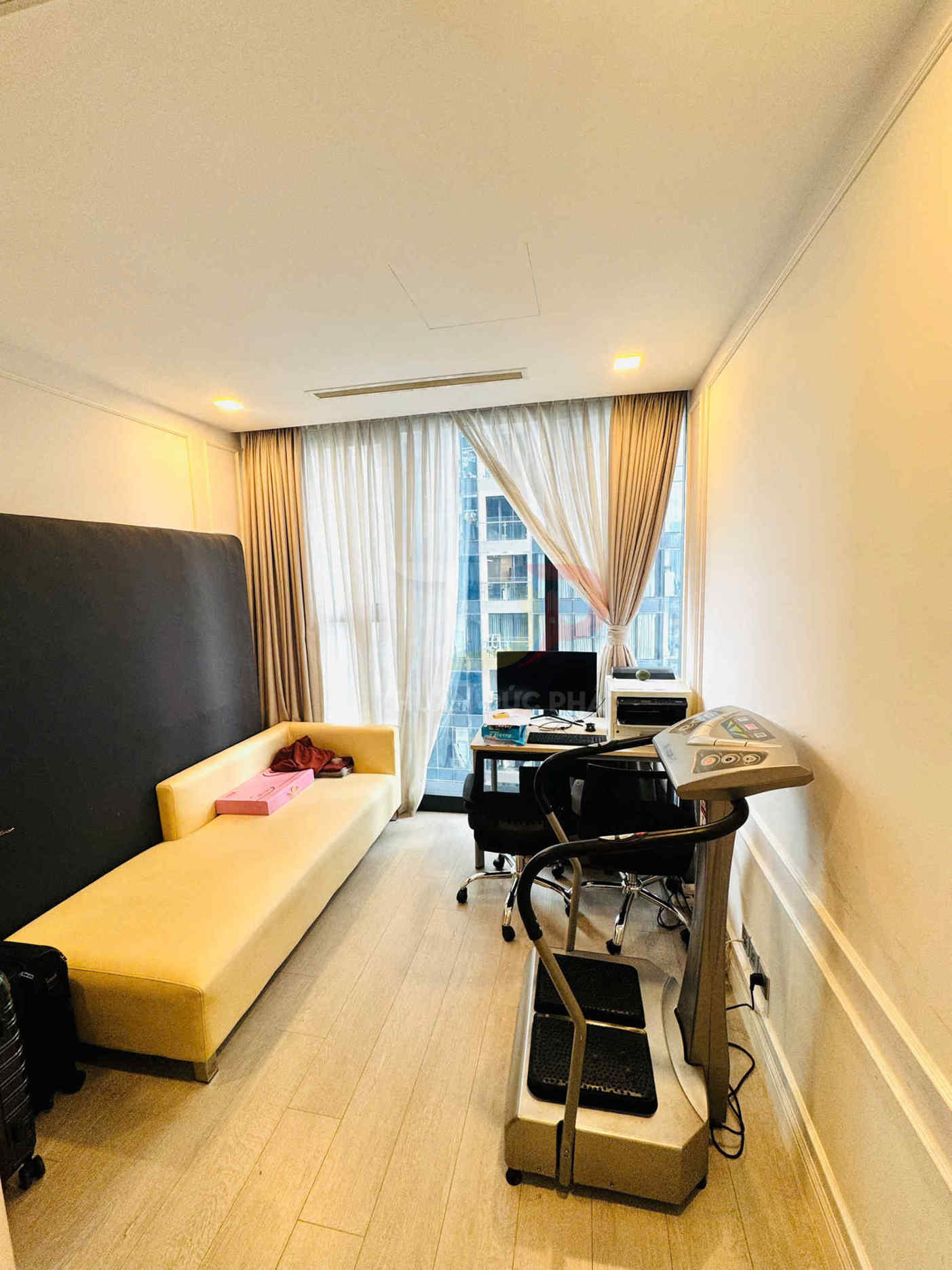 Bán căn hộ Vinhomes Golden River Aqua 2 3 phòng ngủ full nội thất view sông Bitexco giá 31 tỷ đầy đủ thông tin chi tiết