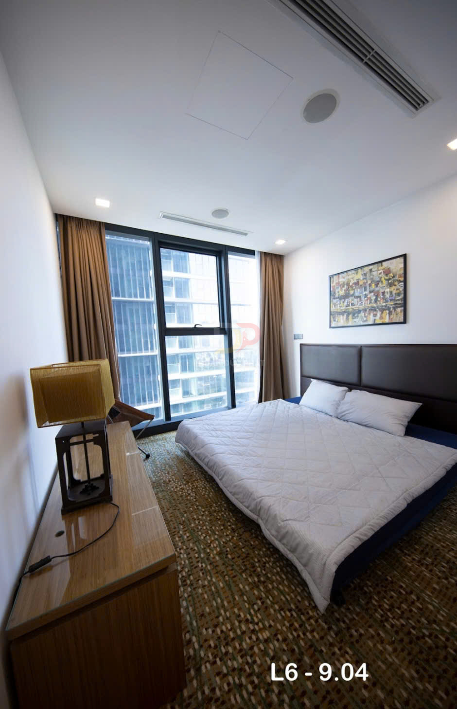 Bán căn hộ Lux 6 Vinhomes Golden River 2 phòng ngủ full nội thất view xéo sông và Thảo Cầm Viên