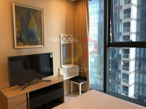 Cho Thuê Căn Hộ Vinhomes Golden River Lux 6 Diện Tích 77,6 Mét Vuông Hai Phòng Ngủ Nội Thất Đầy Đủ Giá 30 Triệu Đồng Một Tháng