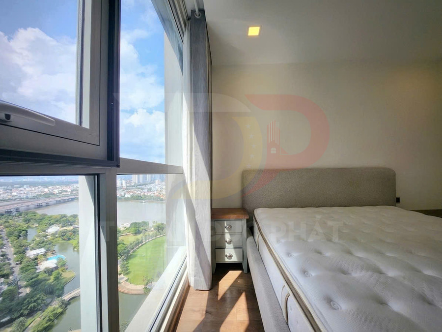 Bán căn hộ Park 4 Vinhomes Central Park 3 phòng ngủ cộng 1, diện tích 117 mét vuông, giá 17,8 tỷ đồng trọn gói