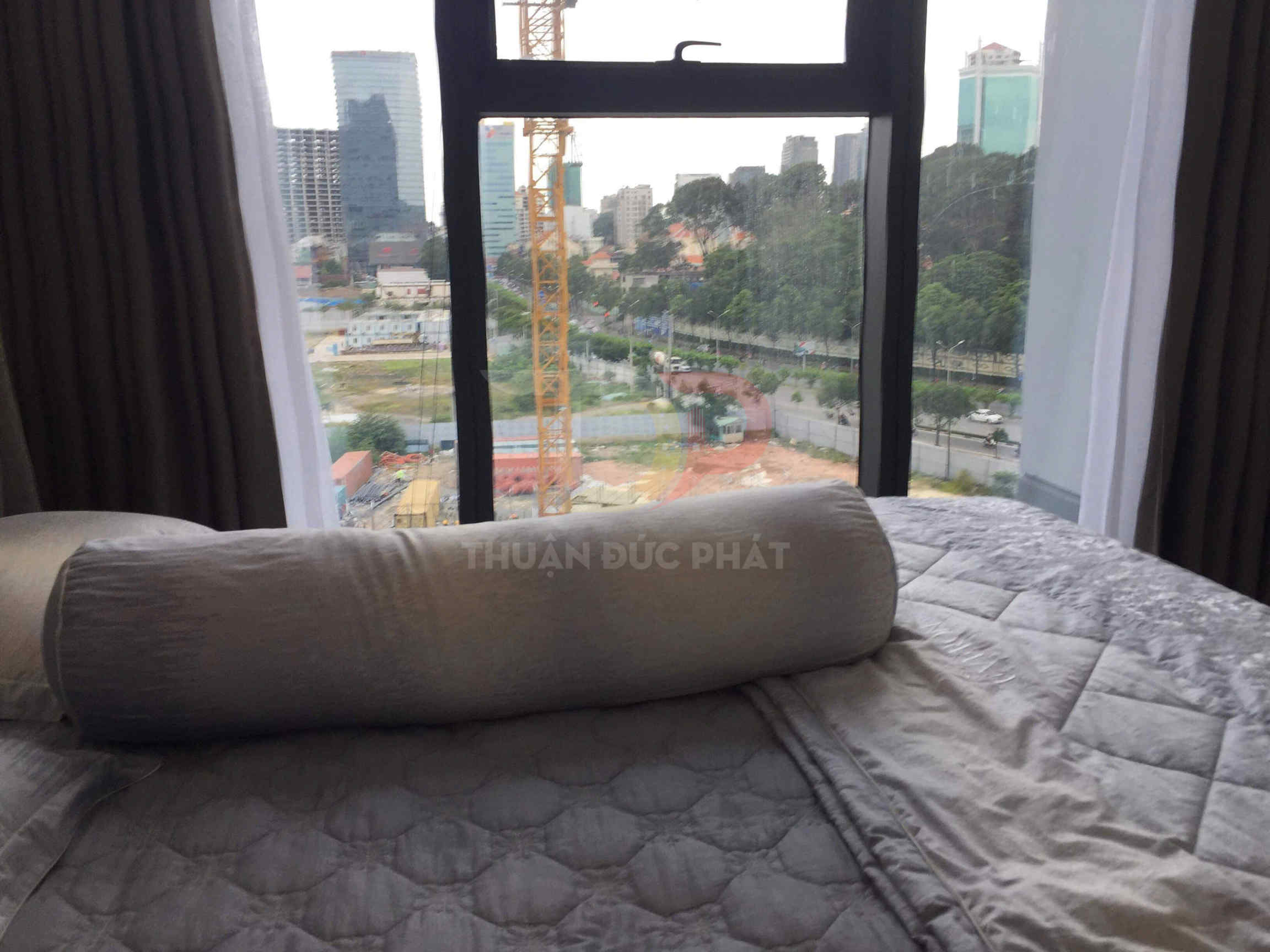 Cho thuê căn hộ Vinhomes Golden River Lux 6 full nội thất 1 phòng ngủ view xéo sông TCV Marina giá thuê 19 triệu NET