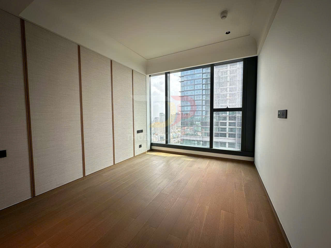 Cho Thuê Căn Hộ Grand Marina Saigon Tòa Sea 1 Phòng Ngủ 60m2 View Công Viên Lotus Lá Sen Và Sông Sài Gòn Nội Thất Cơ Bản Cao Cấp