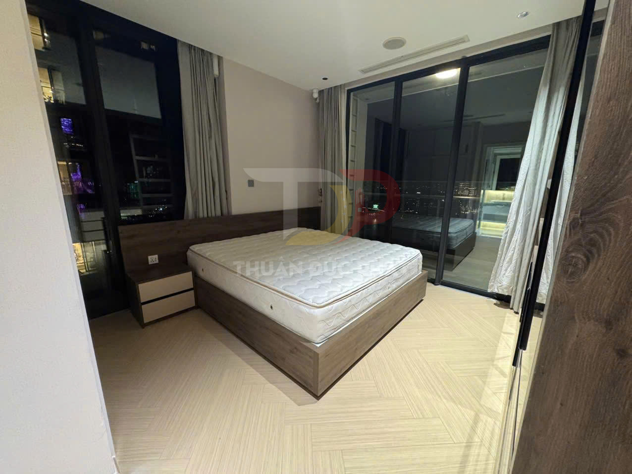 Bán căn hộ Vinhomes Golden River Aqua 2 full nội thất 3 phòng ngủ view sông và Bitexco giá 31 tỷ chi tiết mới nhất