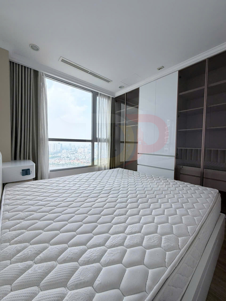 Bán căn hộ 2 phòng ngủ Landmark 2 Vinhomes Central Park 83,8m2 giá 15,5 tỷ, nhà trống có sổ