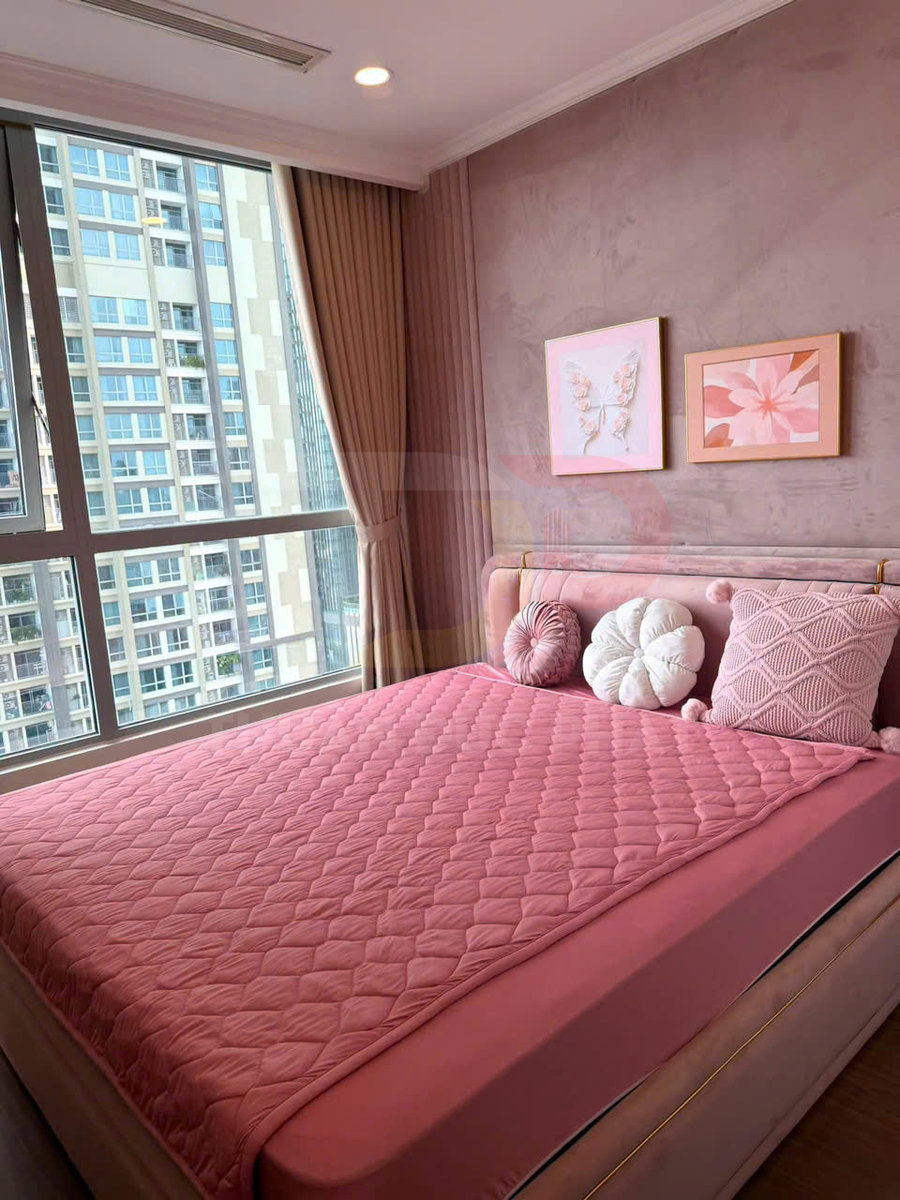 Bán Căn Hộ Vinhomes Central Park 2 Phòng Ngủ Tòa Landmark Plus Diện Tích 79 Mét Vuông Giá 11.5 Tỷ Bao Thuế Phí Có Sổ Hồng